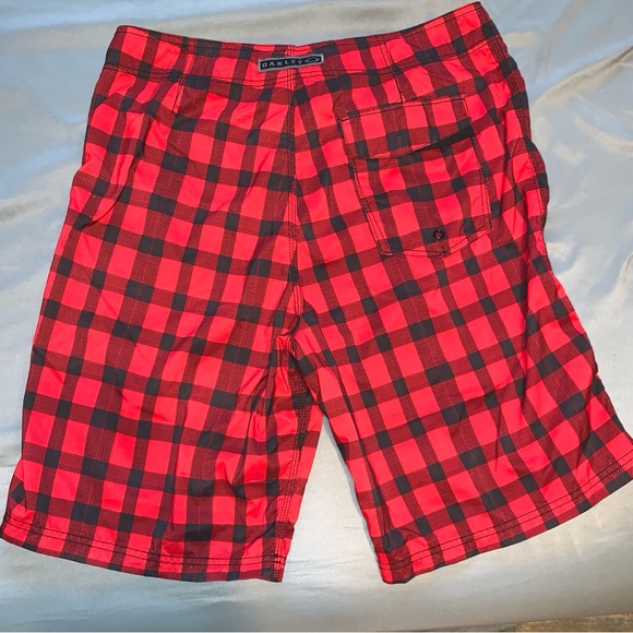 Oakley Board Shorts Men's Red Plaid Swim Shorts 34 Boardshorts - Picture 4 of 6